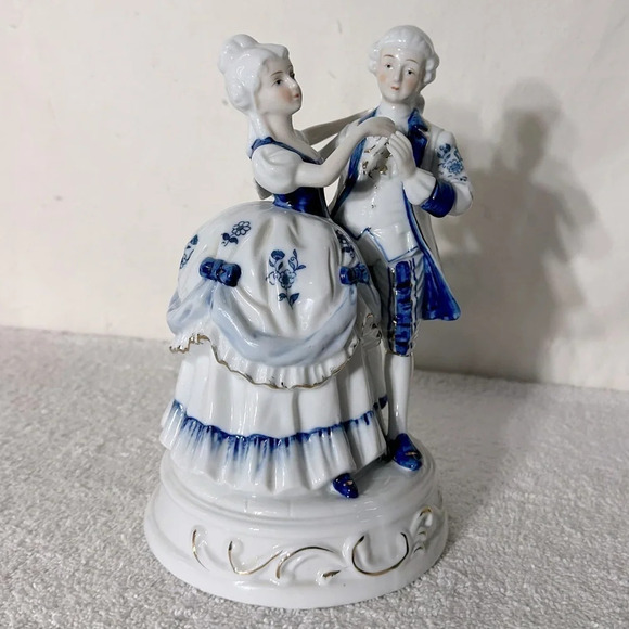 Vintage Porcelain French Colonial Couple Dancing Music Box - Picture 8 of 13